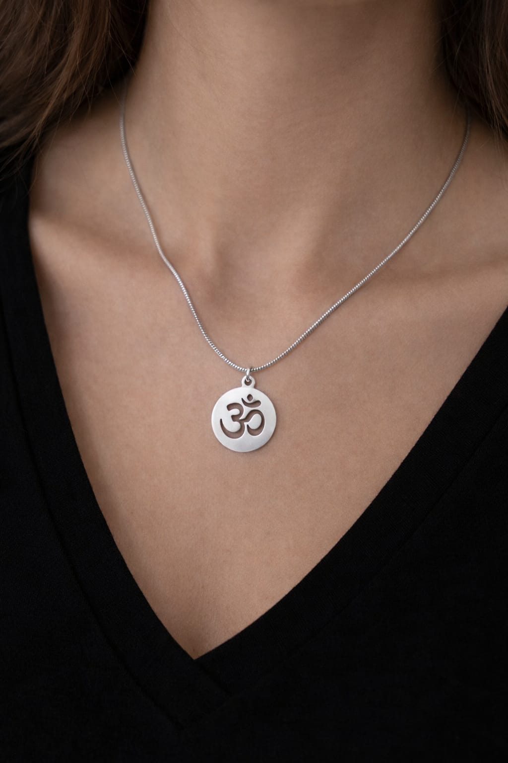 Om Kolye - Paslanmaz Solmaz Çelik Takı