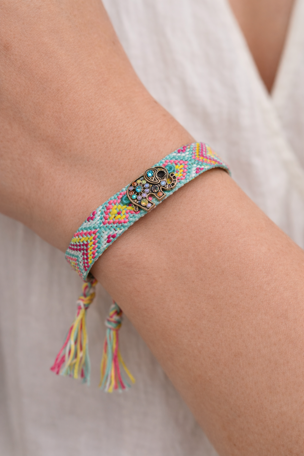 Fil Figürlü Renkli Bohem Bileklik – El Yapımı Etnik Kadın Bileklik